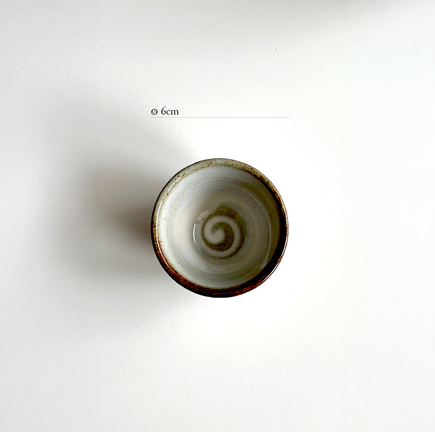 Bunchung-Becher, Ansicht von oben mit Spiraldekor, Ø 6 cm